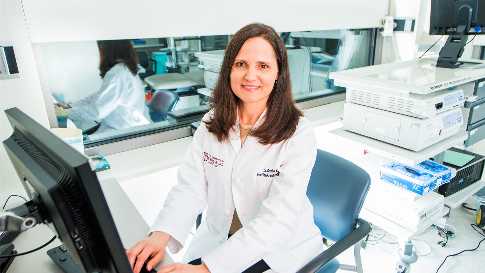 Gastroenterologist Sonia Kupfer monitors her desktop